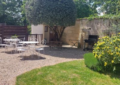 Côté cour, entrée et jardin - Les Vignes de Charlotte