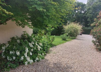 Côté cour, entrée et jardin - Les Vignes de Charlotte