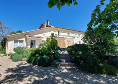 Extérieurs et piscine - Vignes de Charlotte